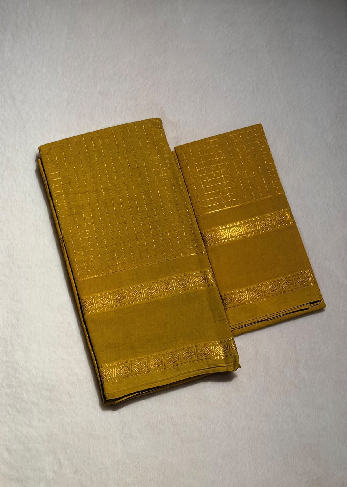 Traditional Madurai Sungudi Cotton Saree With Blouse Piece