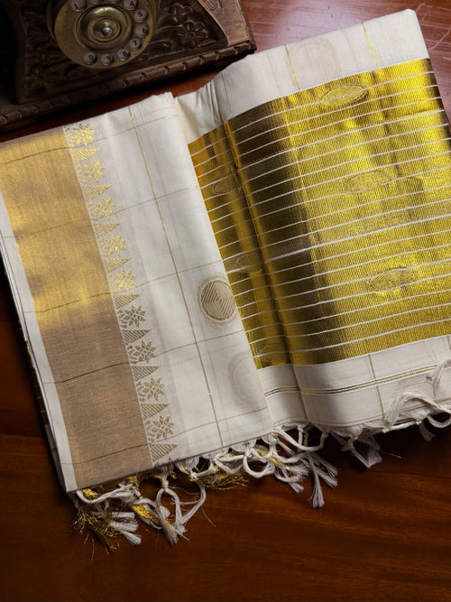 Kerala Traditional Polka Dot Set Saree