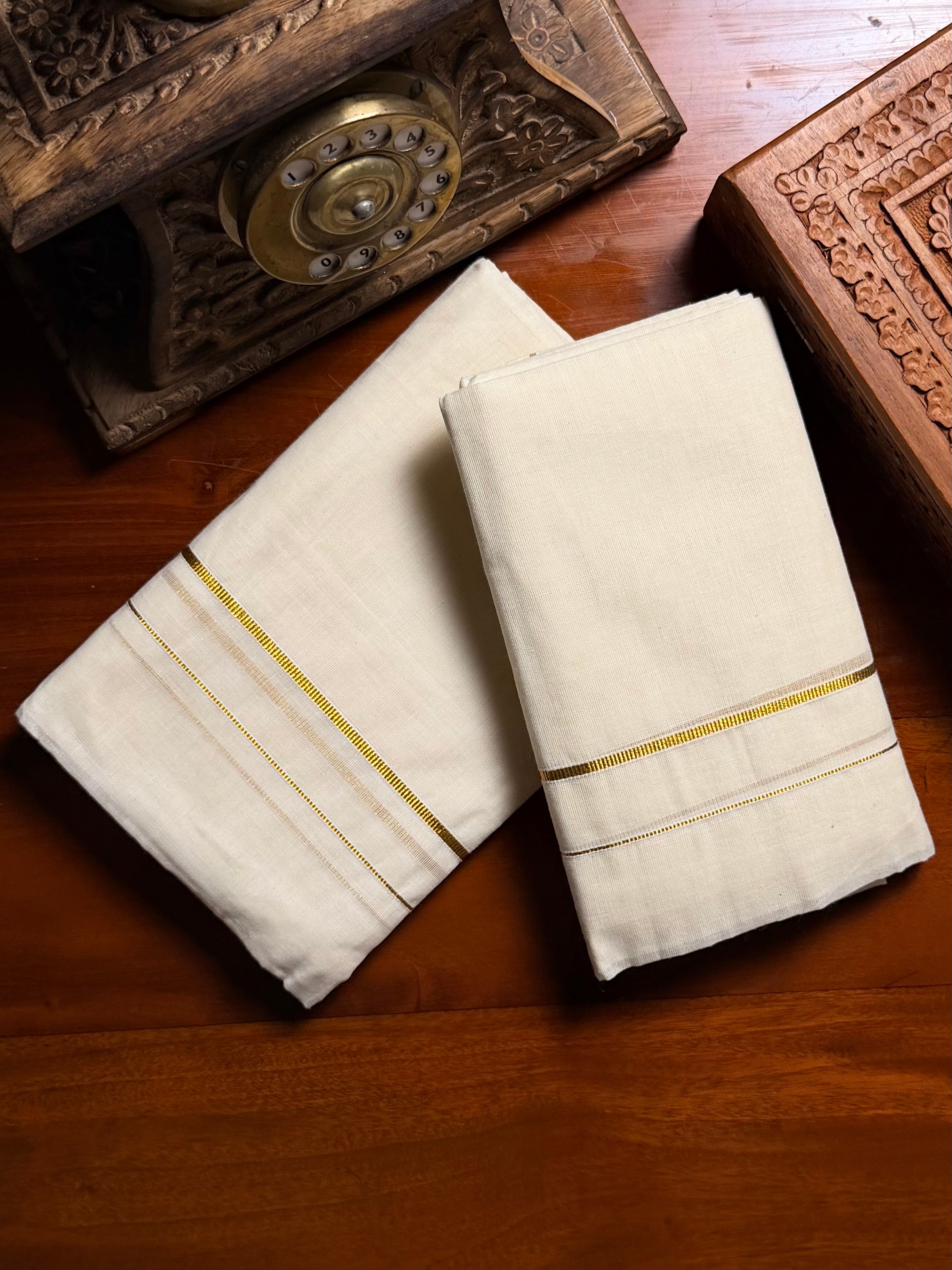 Kerala Traditional Eerkil Kara Set Mundu