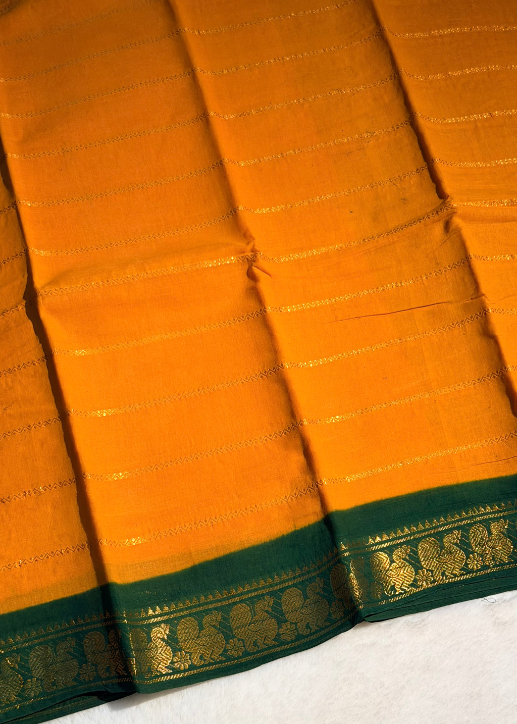 Traditional Madurai Sungudi Cotton Saree With Blouse Piece