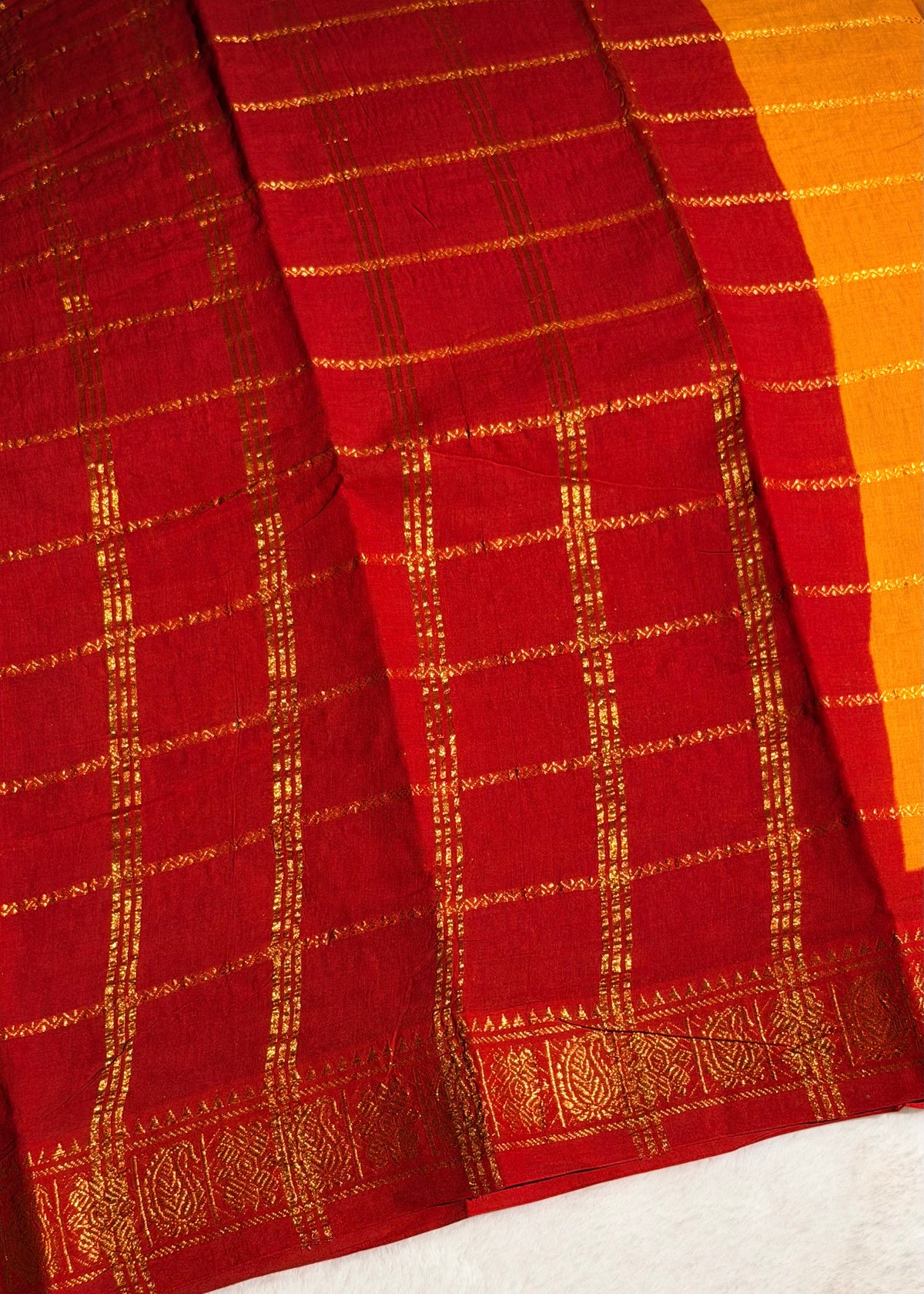Traditional Madurai Sungudi Cotton Saree With Blouse Piece