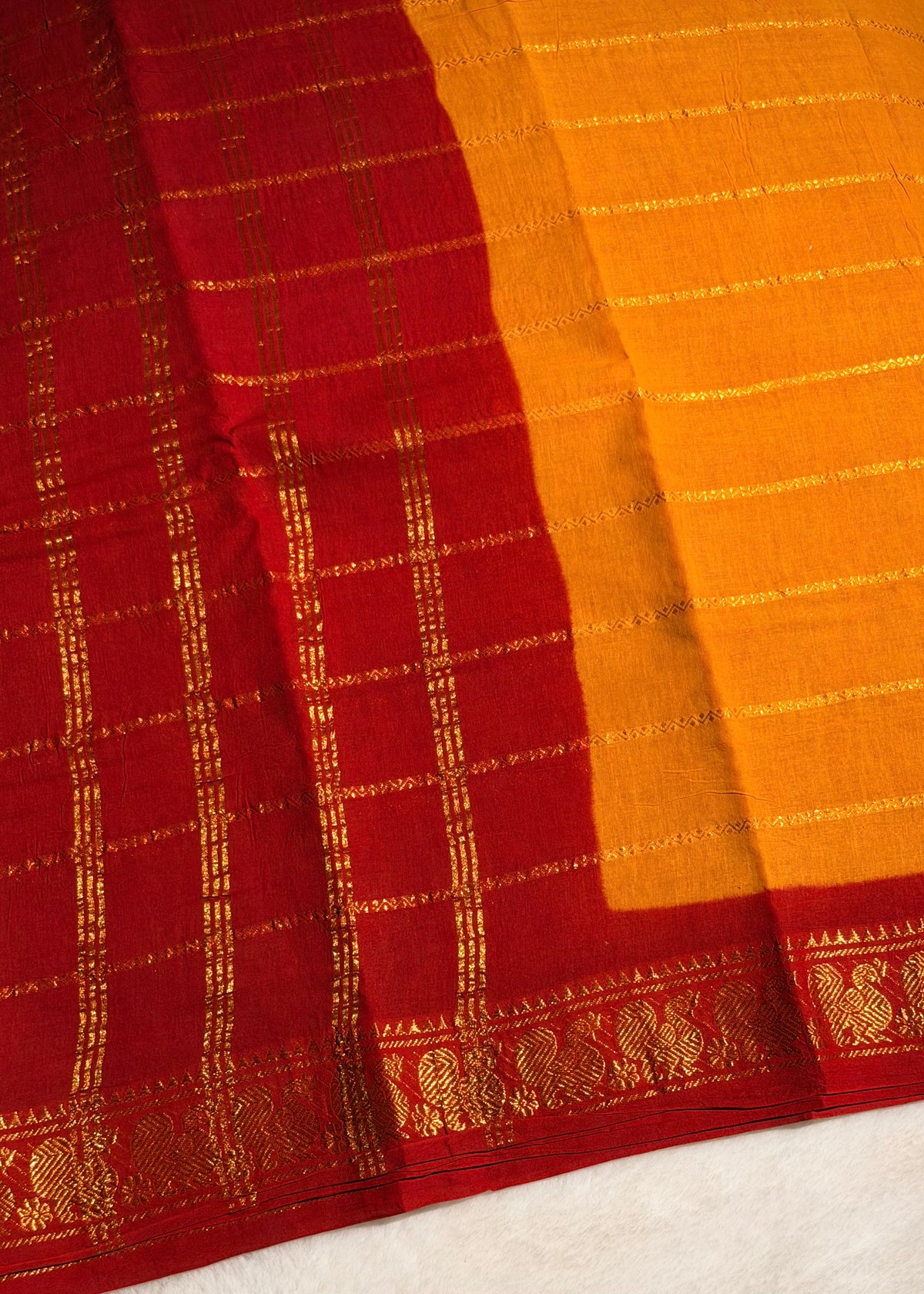 Traditional Madurai Sungudi Cotton Saree With Blouse Piece