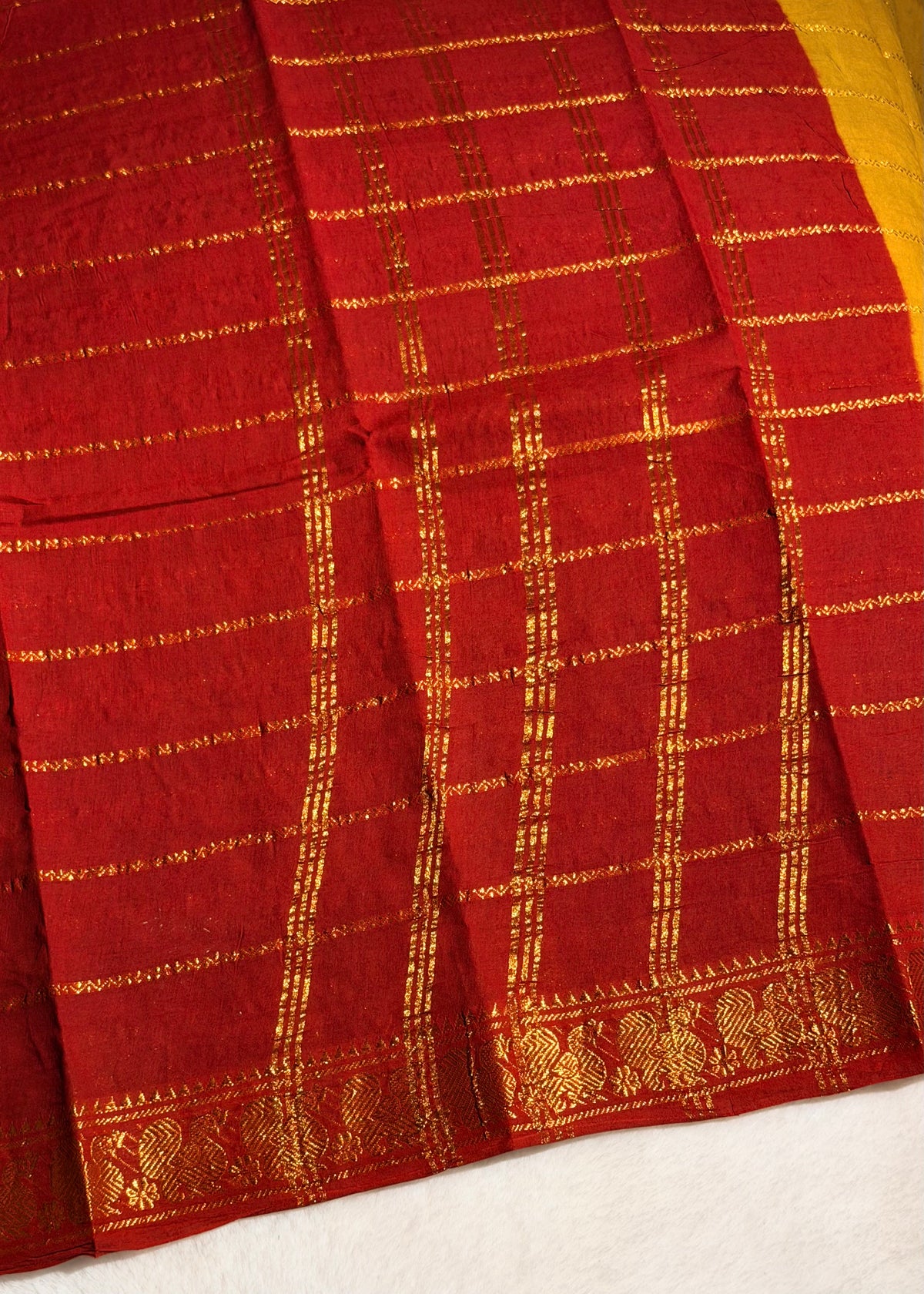 Traditional Madurai Sungudi Cotton Saree With Blouse Piece