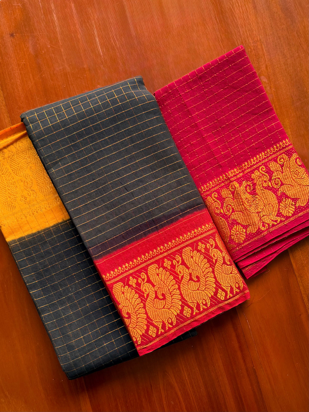Traditional Madurai Sungudi Cotton Saree with Blouse Piece