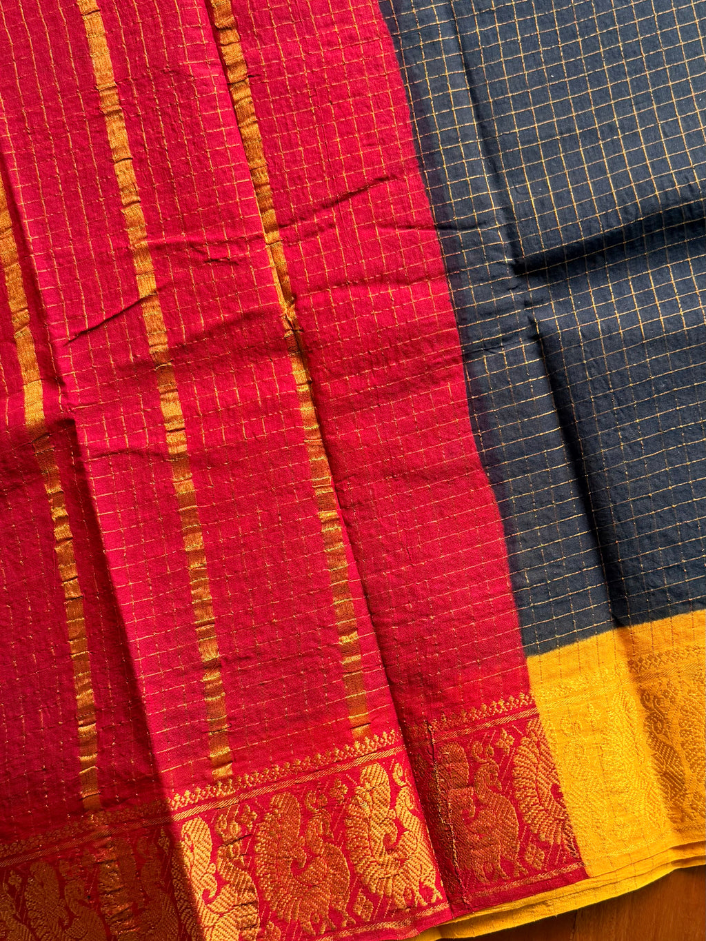 Traditional Madurai Sungudi Cotton Saree with Blouse Piece
