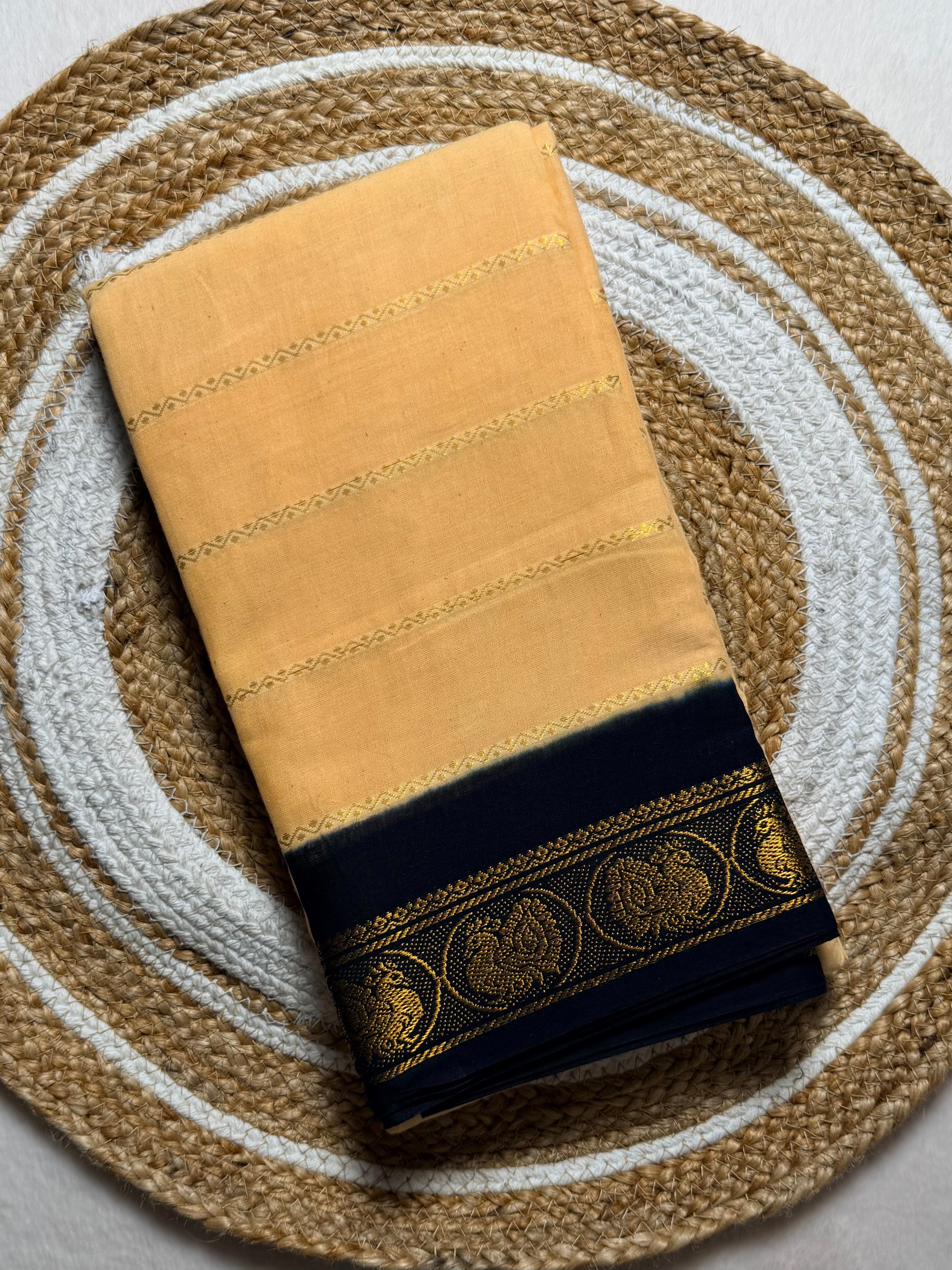Traditional Madurai Sungudi Cotton Saree with Blouse Piece