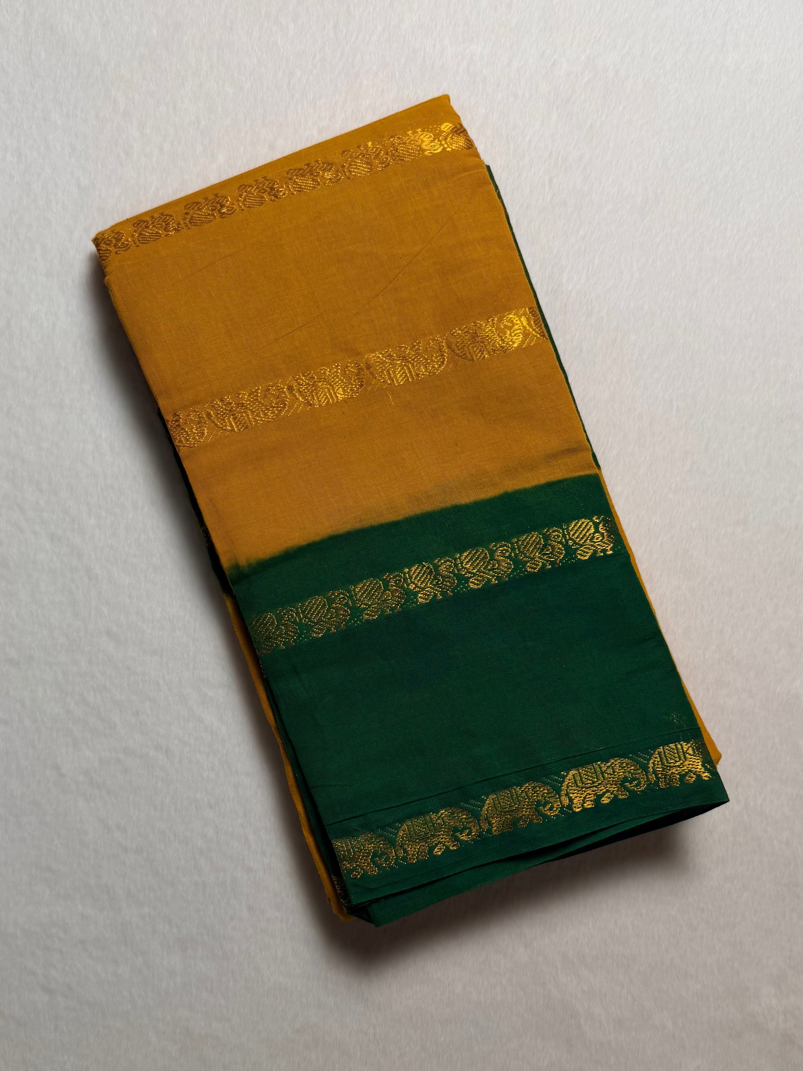 Traditional Madurai Sungudi Cotton Saree with Blouse Piece