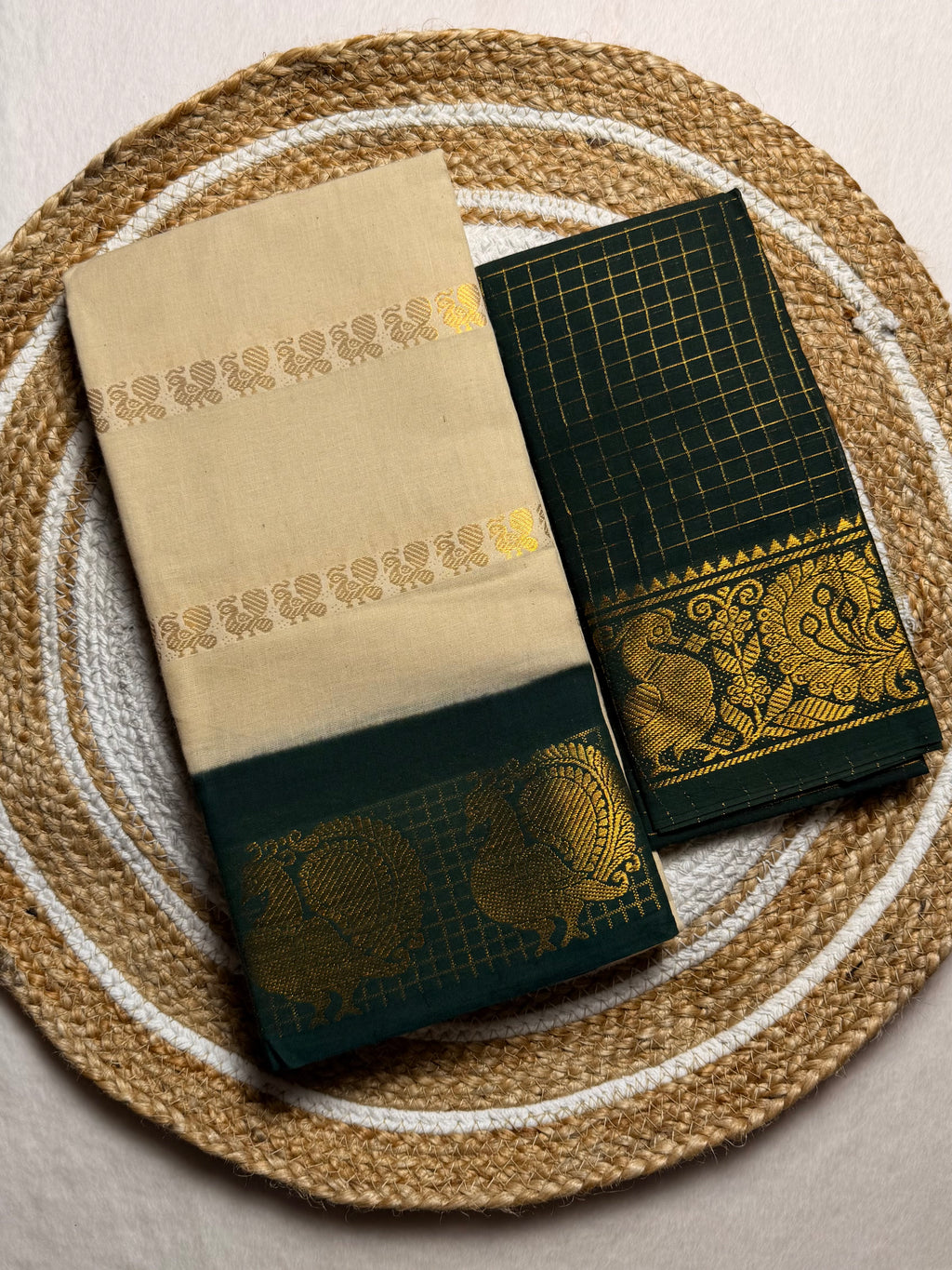 Traditional Madurai Sungudi Cotton Saree with Blouse Piece