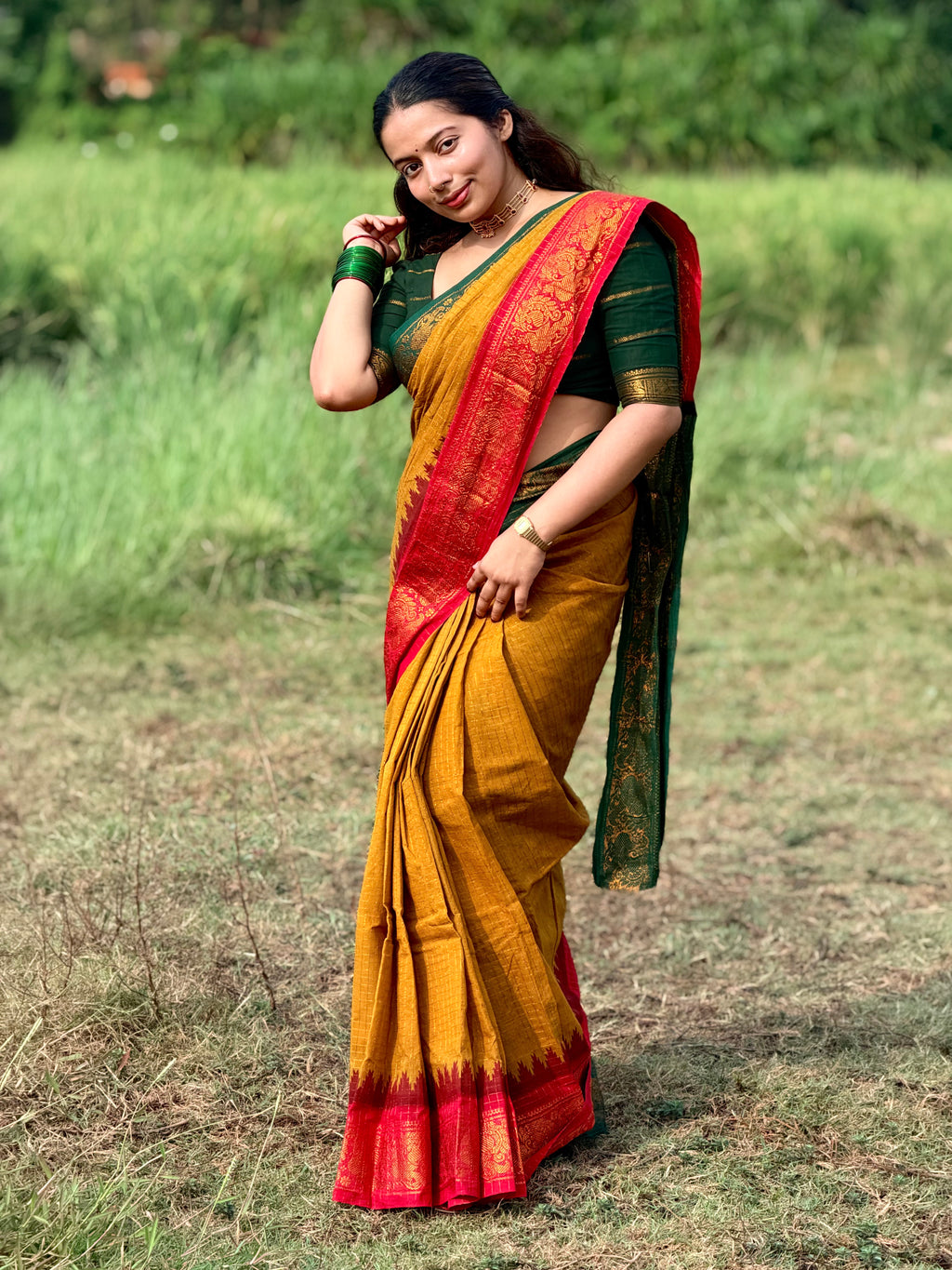 Traditional Madurai Sungudi Cotton Saree with Blouse Piece