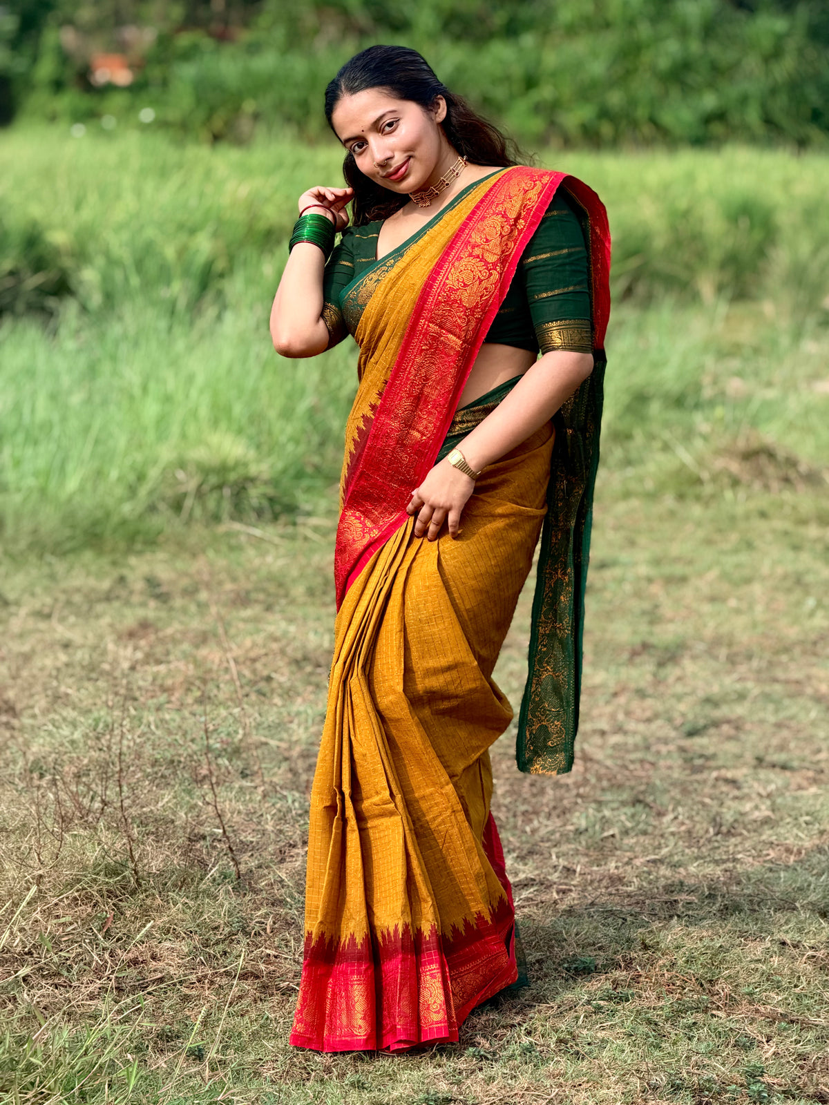 Traditional Madurai Sungudi Cotton Saree with Blouse Piece