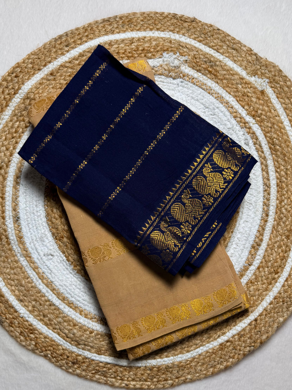 Traditional Madurai Sungudi Cotton Saree with Blouse Piece