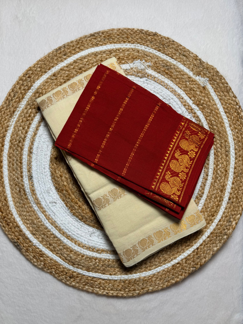 Traditional Madurai Sungudi Cotton Saree with Blouse Piece