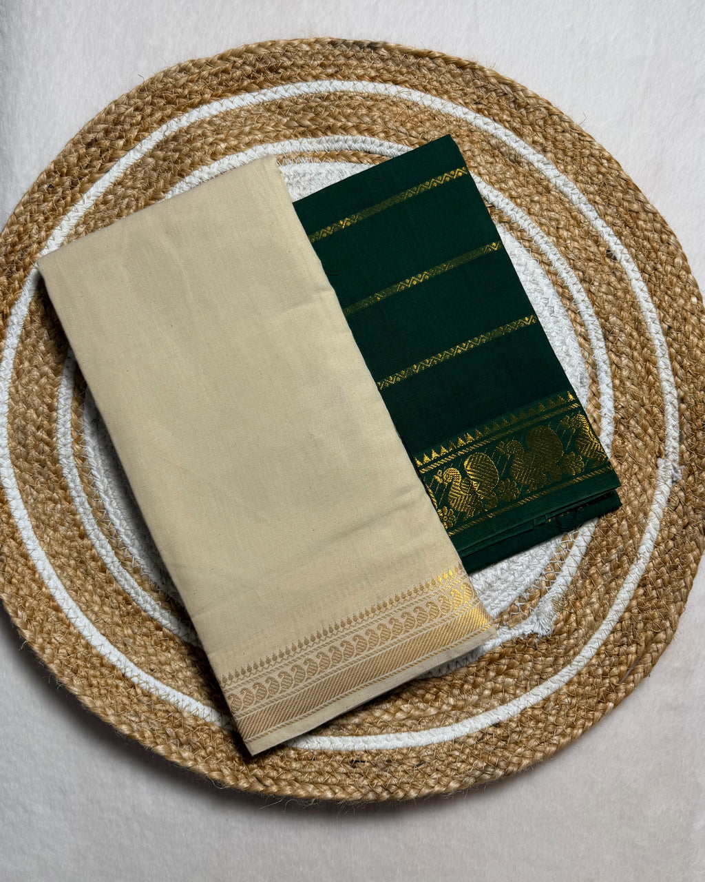 Traditional Madurai Sungudi Cotton Saree with Blouse Piece