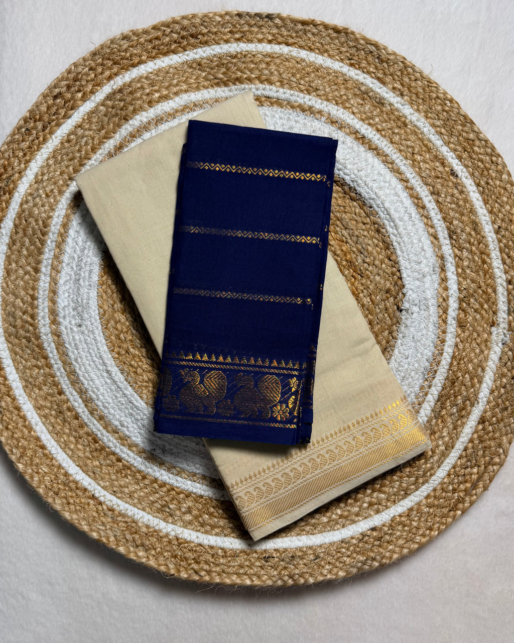 Traditional Madurai Sungudi Cotton Saree with Blouse Piece