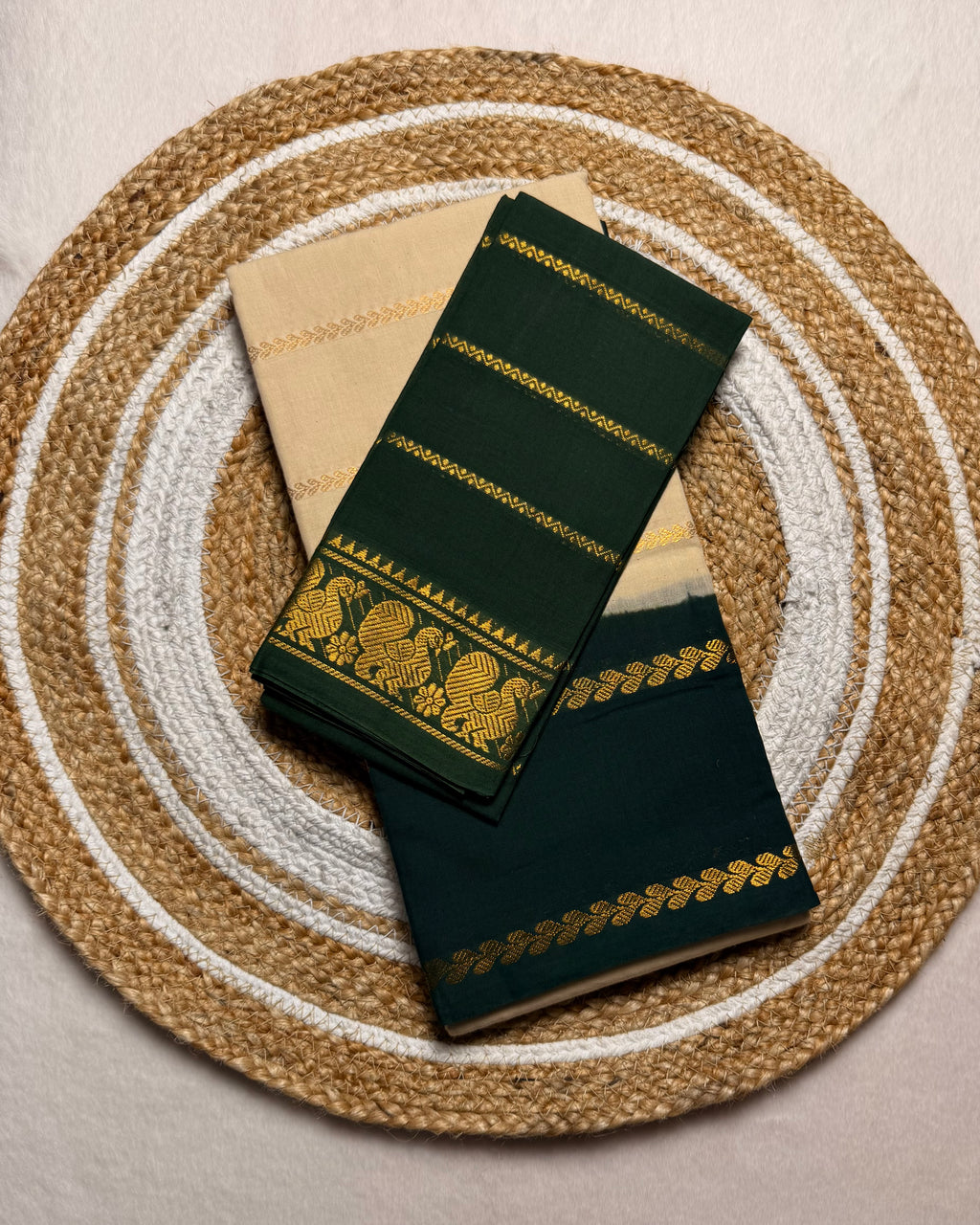 Traditional Madurai Sungudi Cotton Saree with Blouse Piece