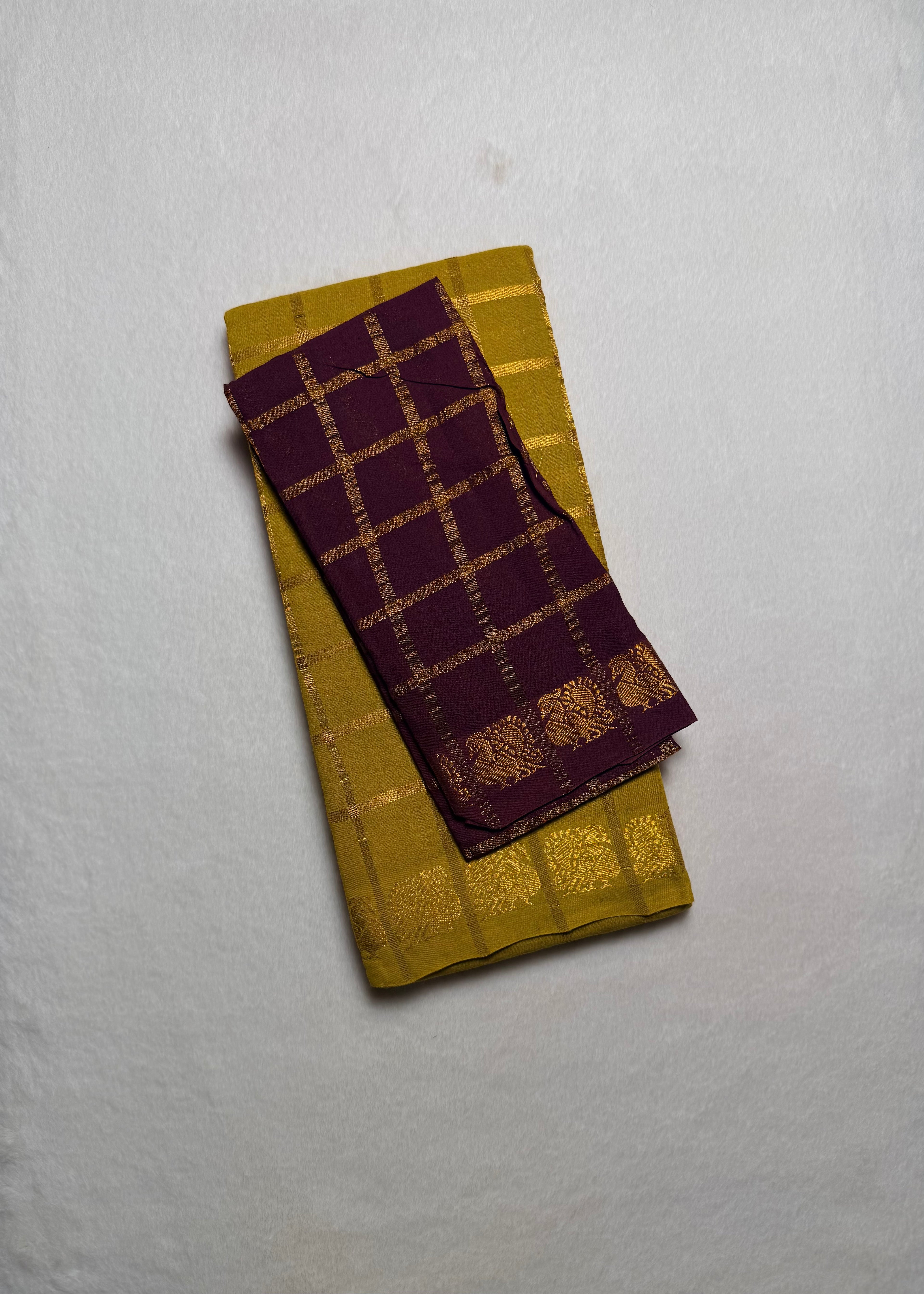 Traditional Madurai Sungudi Cotton Saree with Blouse Piece