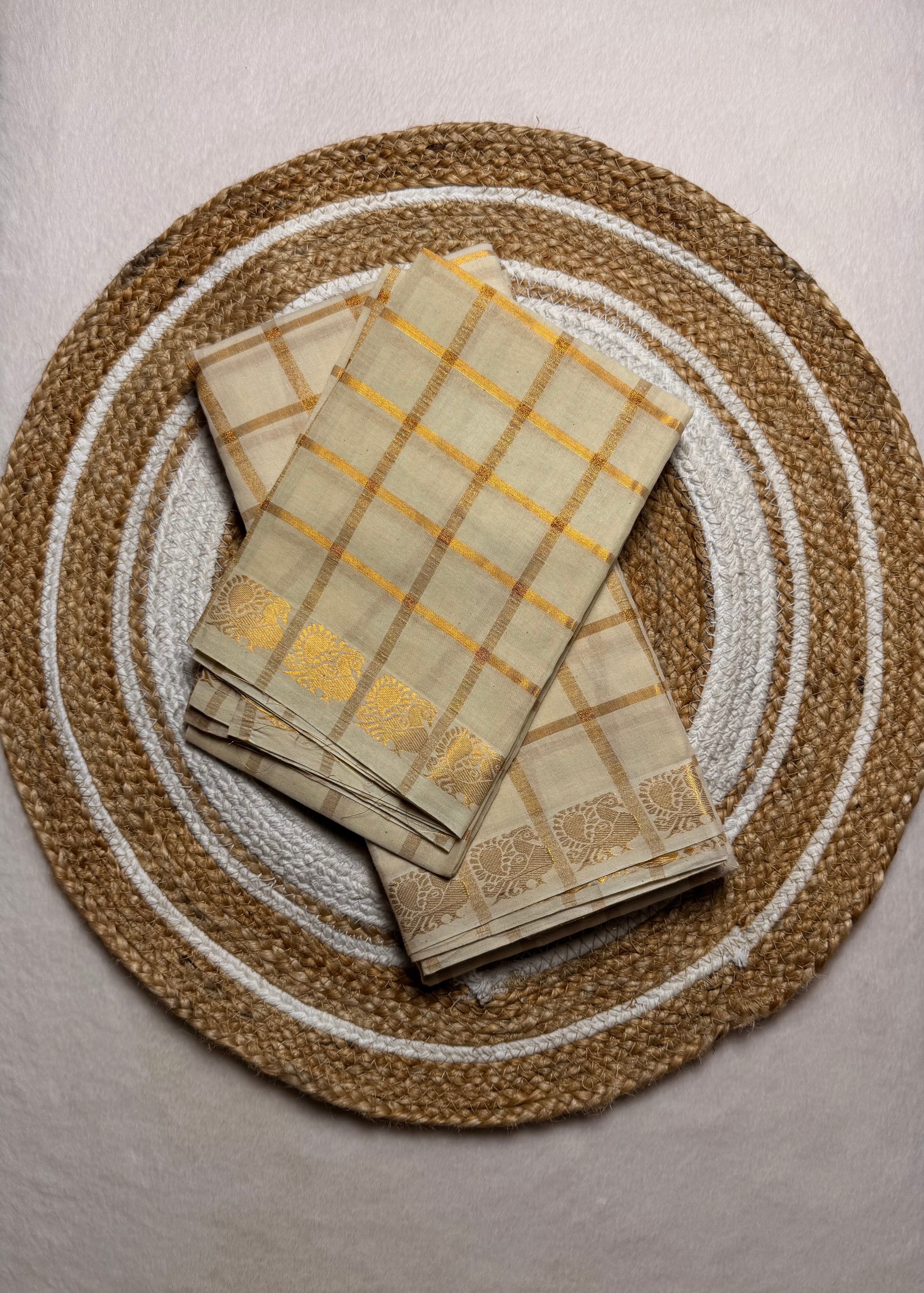 Traditional Madurai Sungudi Cotton Saree with Blouse Piece