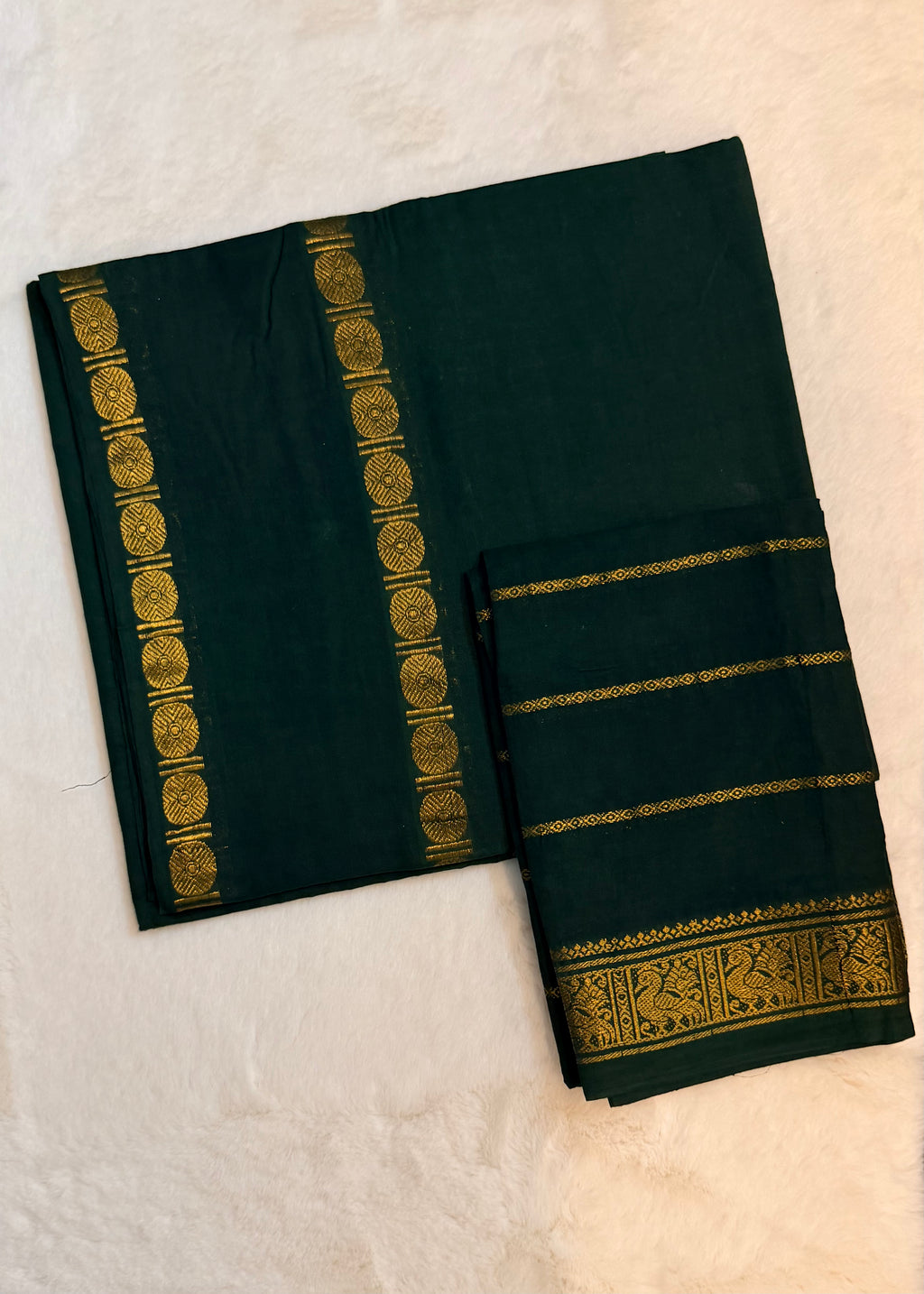 Traditional Madurai Sungudi Cotton Saree with Blouse Piece