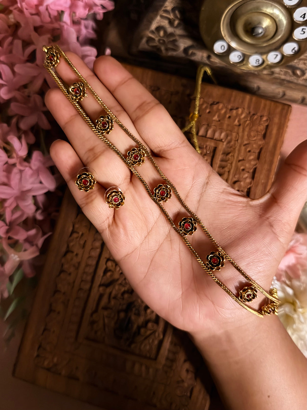 Cute Floral Antique Neckset