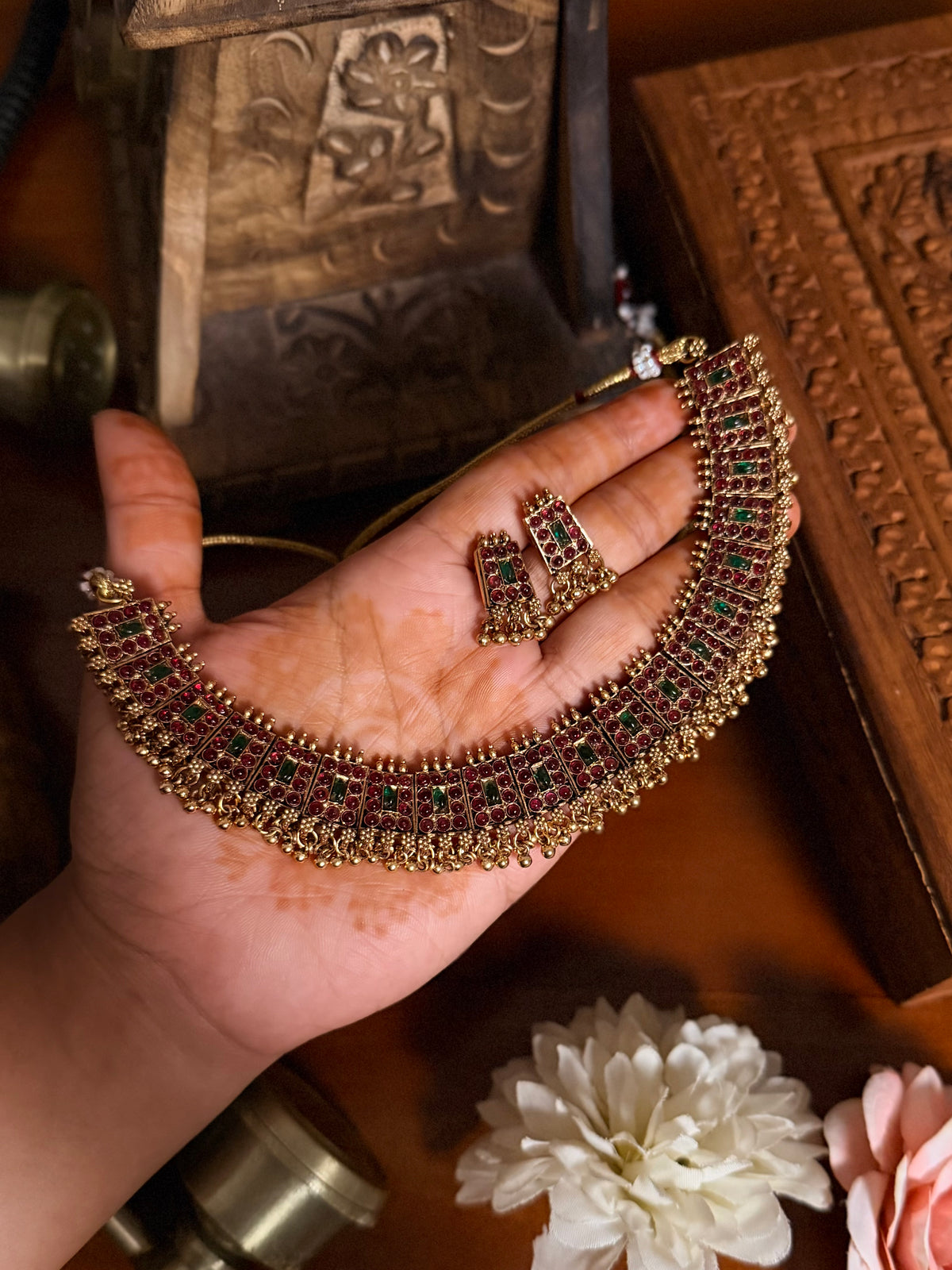 Temple Antique Neckset