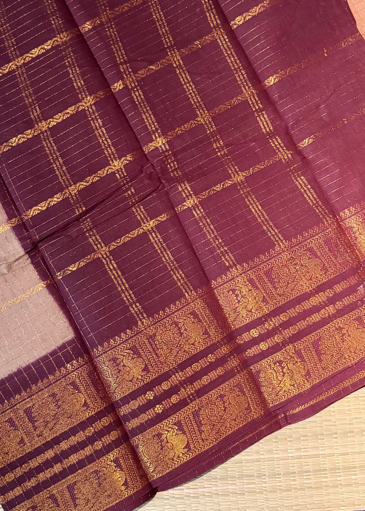 Traditional Madurai Sungudi Cotton Saree with Blouse Piece