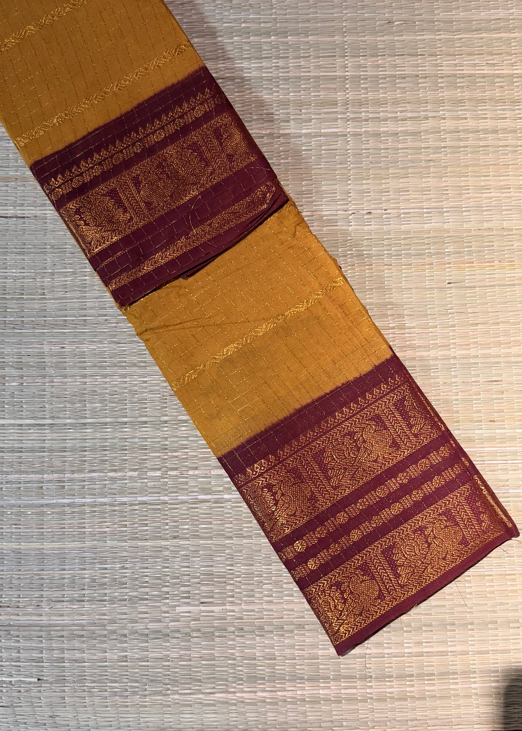 Traditional Madurai Sungudi Cotton Saree with Blouse Piece