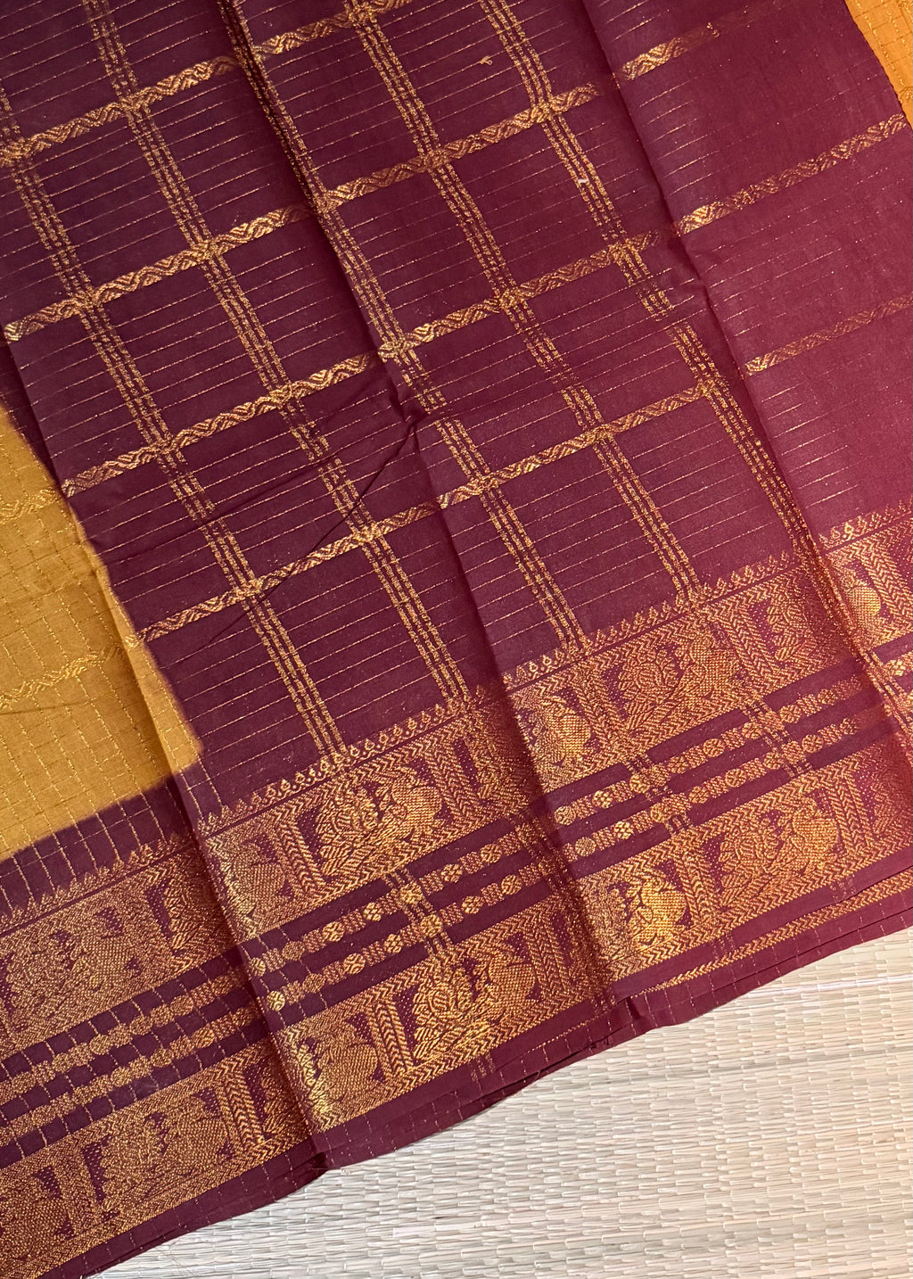 Traditional Madurai Sungudi Cotton Saree with Blouse Piece