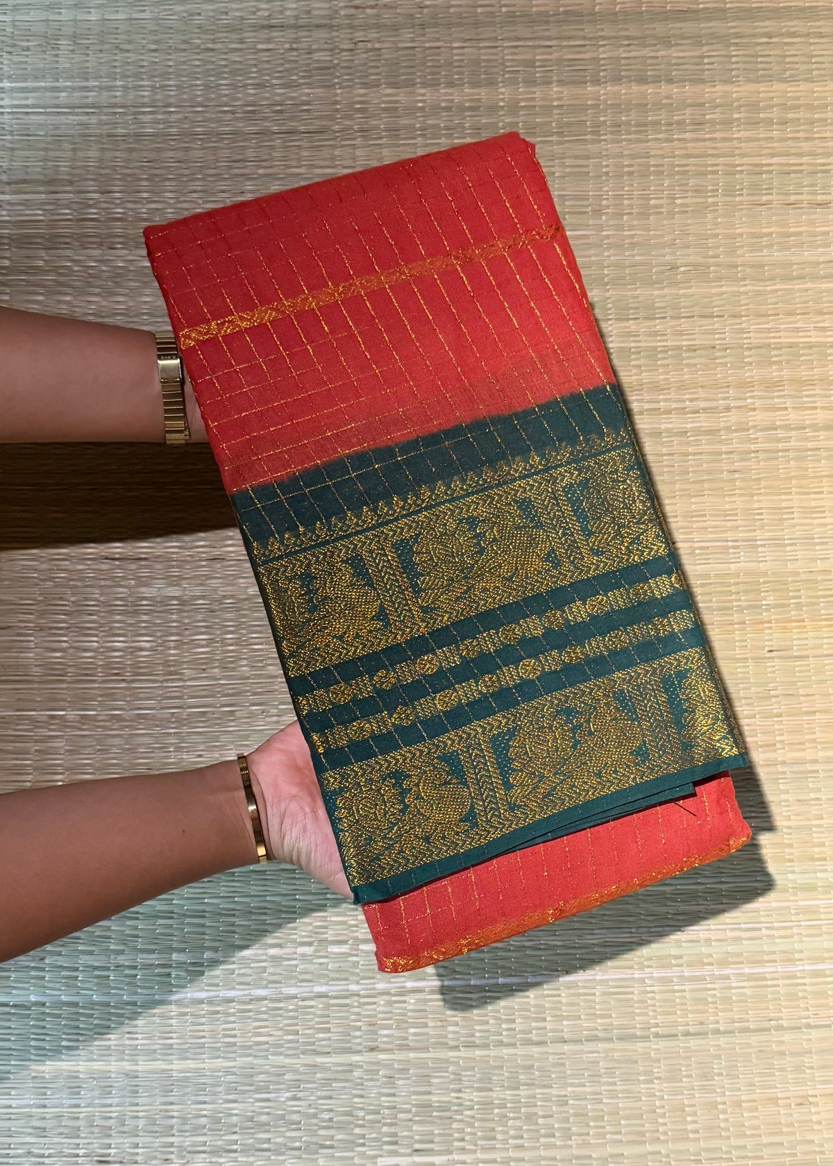 Traditional Madurai Sungudi Cotton Saree with Blouse Piece