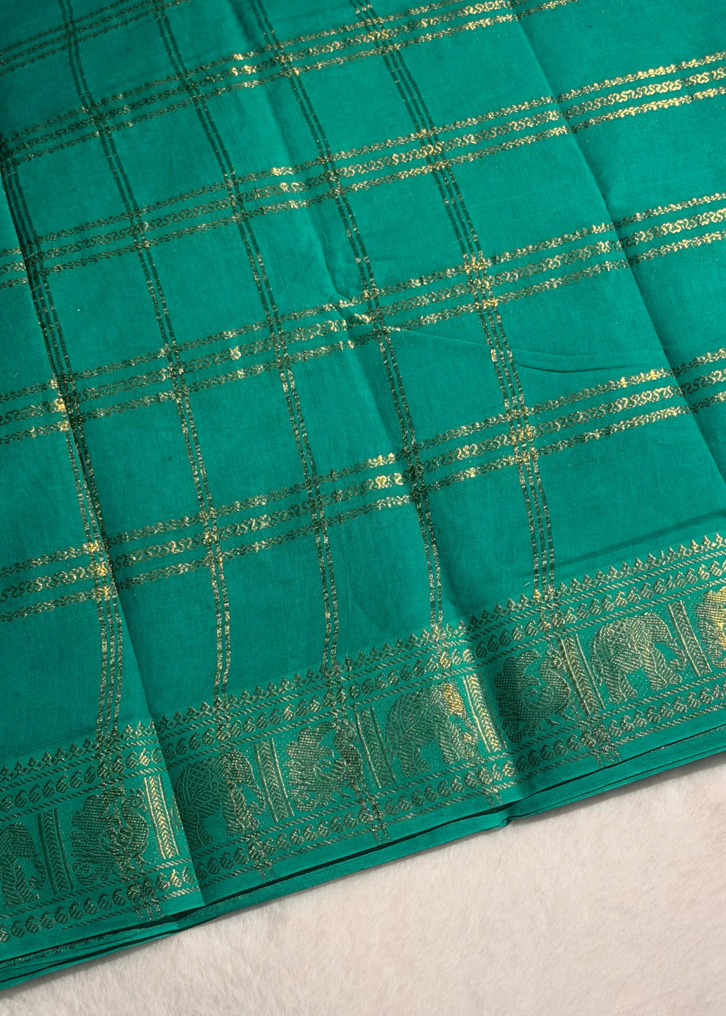 Traditional Madurai Sungudi Cotton Saree With Blouse Piece